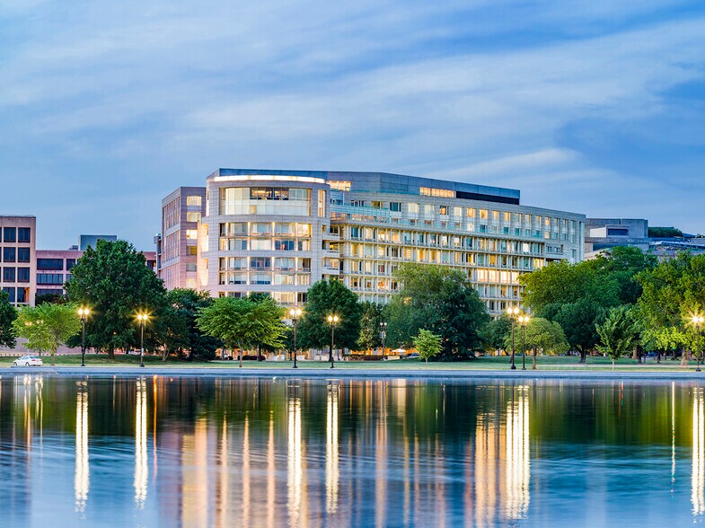 More Photos Of 101 Constitution Ave NW, Washington Office For Lease