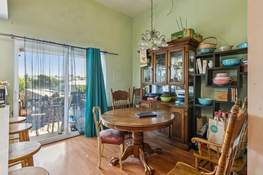 More Photos Of 423-433 S Van Ness Ave, San Francisco Apartments For Sale