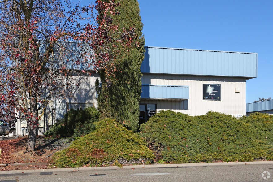 More Photos Of 642 Hi Tech Pky, Oakdale Warehouse For Lease