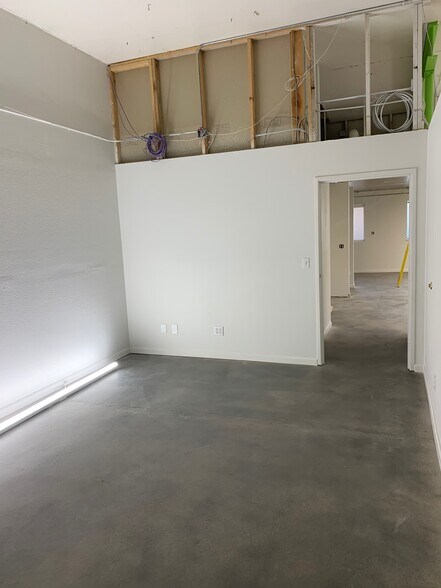 More Photos Of 1254-1256 W Cedar Ave, Denver Showroom For Lease