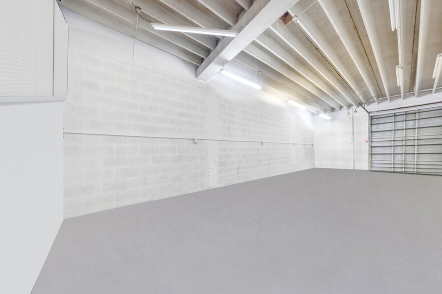 More Photos Of 12300-12316 SW 131st Ave, Miami Warehouse For Lease