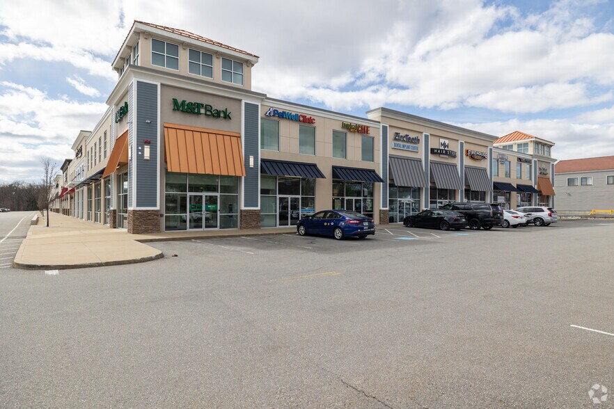 More Photos Of 655 S Willow St, Manchester Storefront For Lease