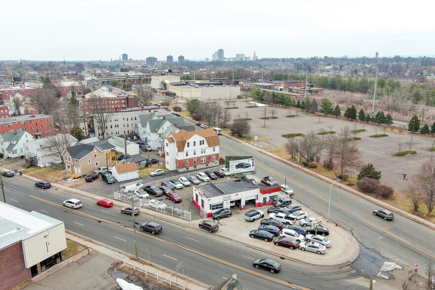 More Photos Of 385 New Park Ave, Hartford Auto Repair For Sale