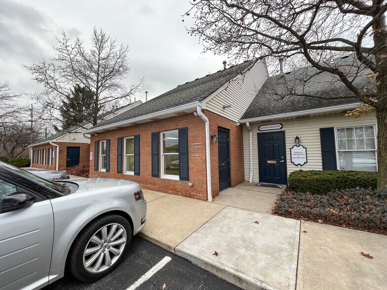More Photos Of 33399 Walker Rd, Avon Lake Office For Lease