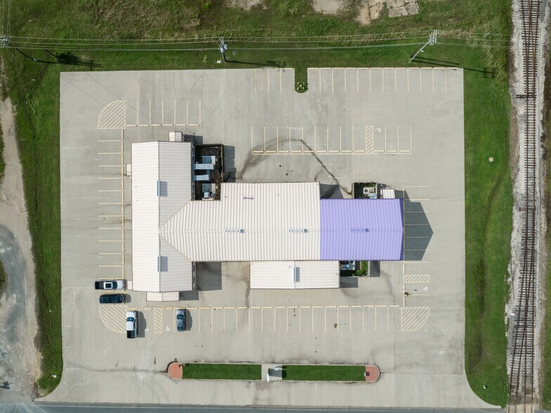 More Photos Of 228 Texas Ave, Hooks Office For Lease