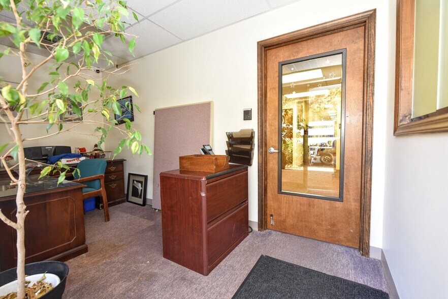 More Photos Of 230 West Parkway, Pompton Plains Flex For Sale