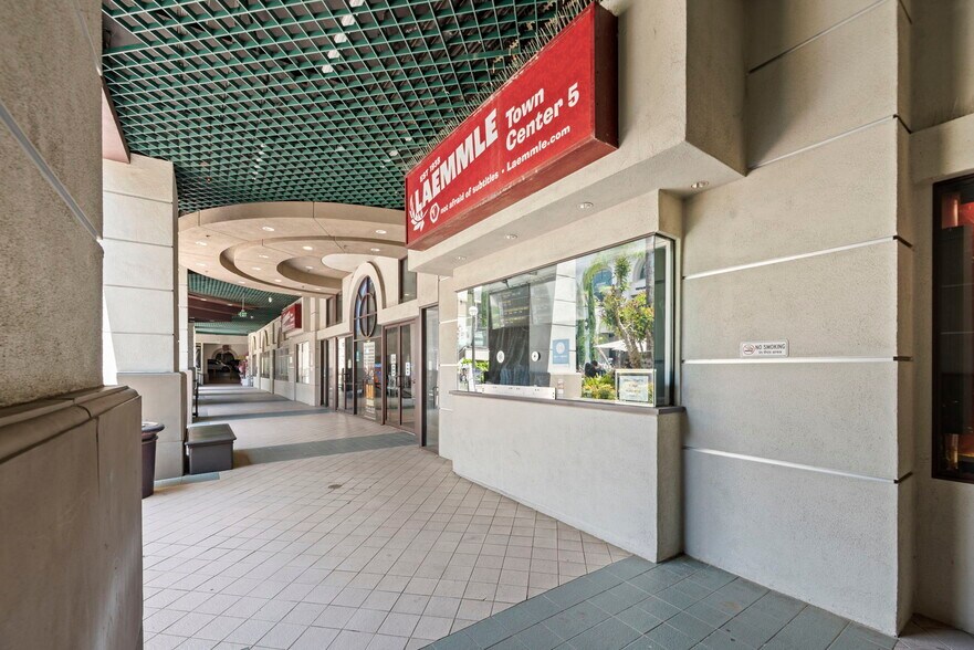 More Photos Of 17150-17200 Ventura Blvd, Encino General Retail For Lease