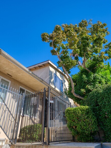 More Photos Of 917 Edgewood St, Inglewood Apartments For Sale