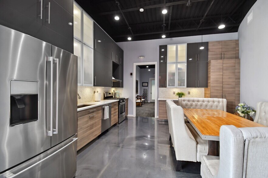 More Photos Of 3330 W Cypress St, Tampa Office For Sale