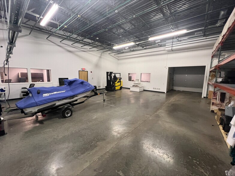 More Photos Of 165 Prairie Lake Rd, East Dundee Warehouse For Sale