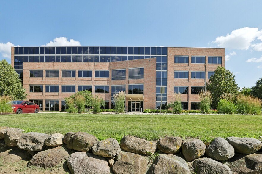More Photos Of 5133 W Terrace Dr, Madison Office For Lease