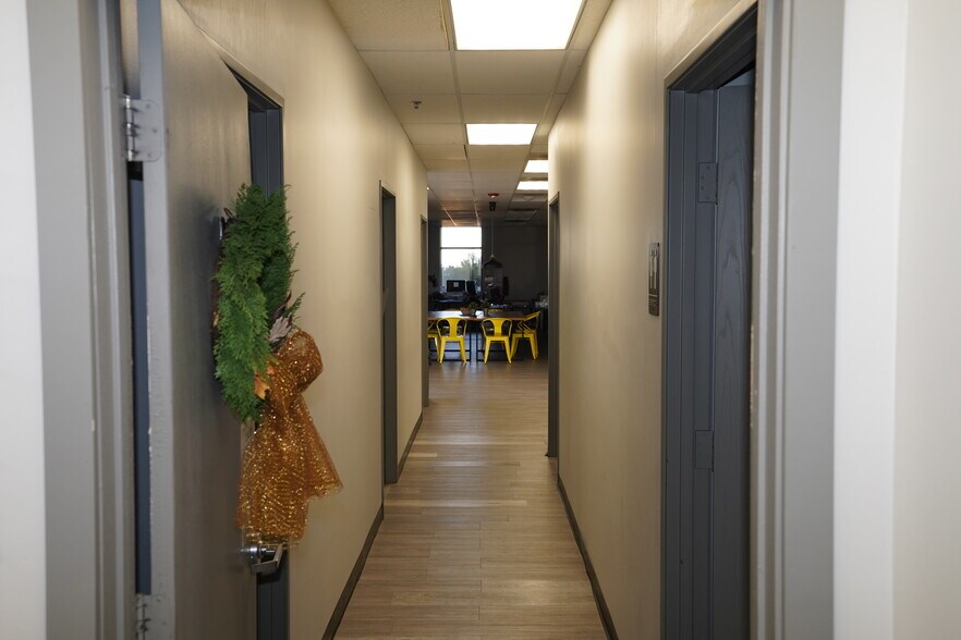 More Photos Of 3773 Monarch St, Frederick Warehouse For Lease