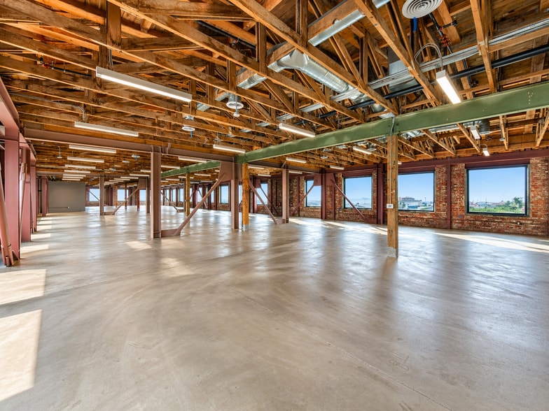 More Photos Of 440 Seaton St, Los Angeles Loft Creative Space For Sale