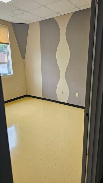 More Photos Of 2420 Grenoble Rd, Richmond Light Manufacturing For Sale