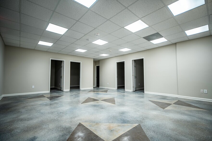 More Photos Of 5920 Odell St, Cumming Office For Sale