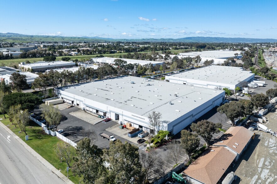 More Photos Of 7888 Marathon Dr, Livermore Warehouse For Lease