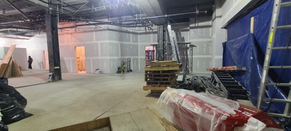 More Photos Of 166-36 Jamaica Ave, Jamaica General Retail For Lease