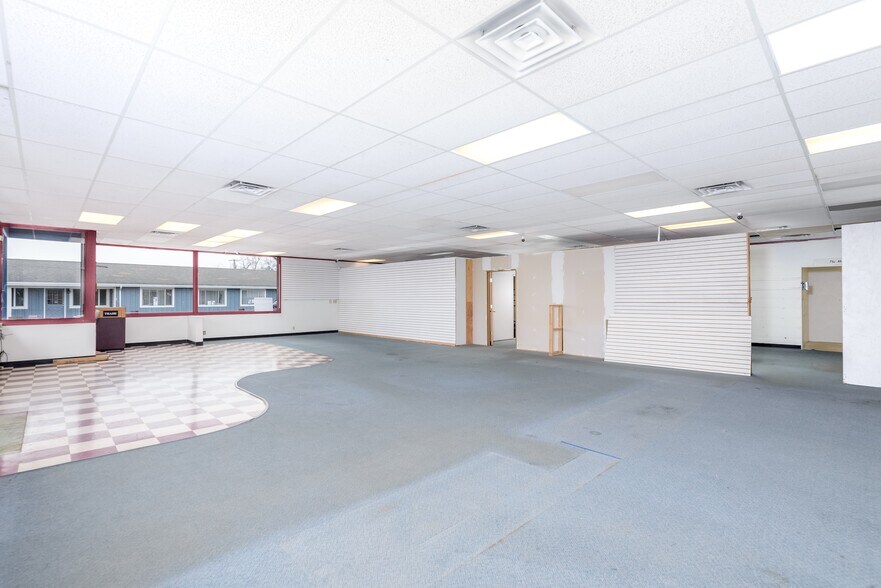 More Photos Of 445 W Washington St, Sequim Freestanding For Lease