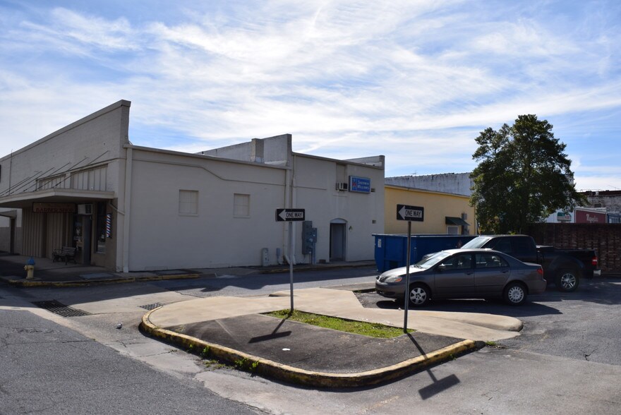 More Photos Of 227 N Broadway Ave, Sylacauga Storefront For Sale