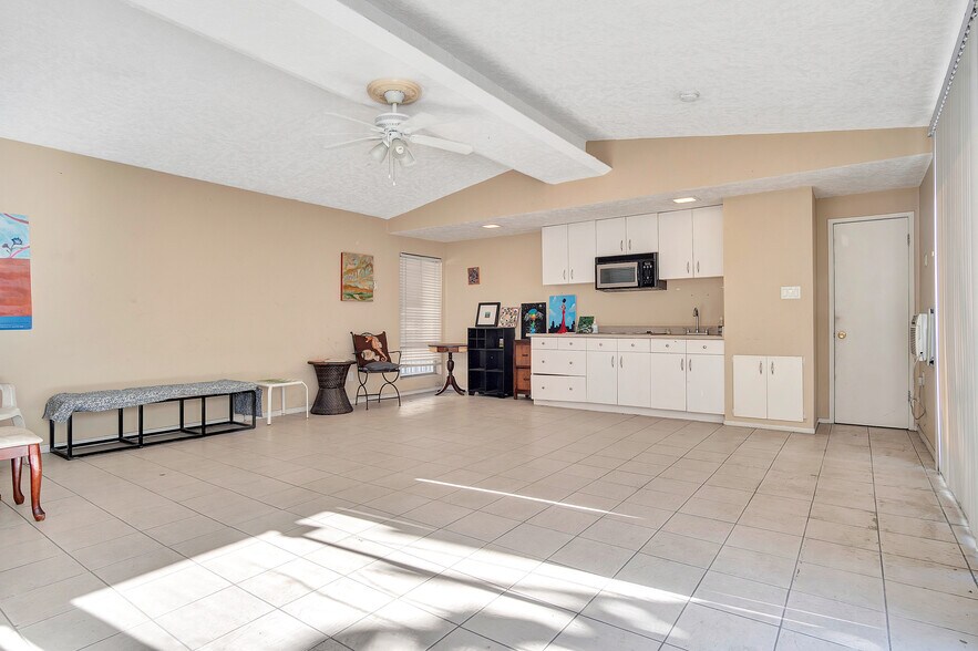 More Photos Of 4215 Vineland Ave, Studio City Apartments For Sale