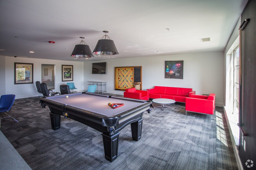 More Photos Of Mooreview Pky @ Loudoun County Pky, Ashburn Unknown For Lease