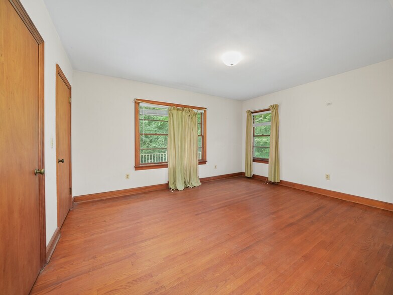 More Photos Of 5 Noland Downs Rd, Waynesville Office Residential For Sale