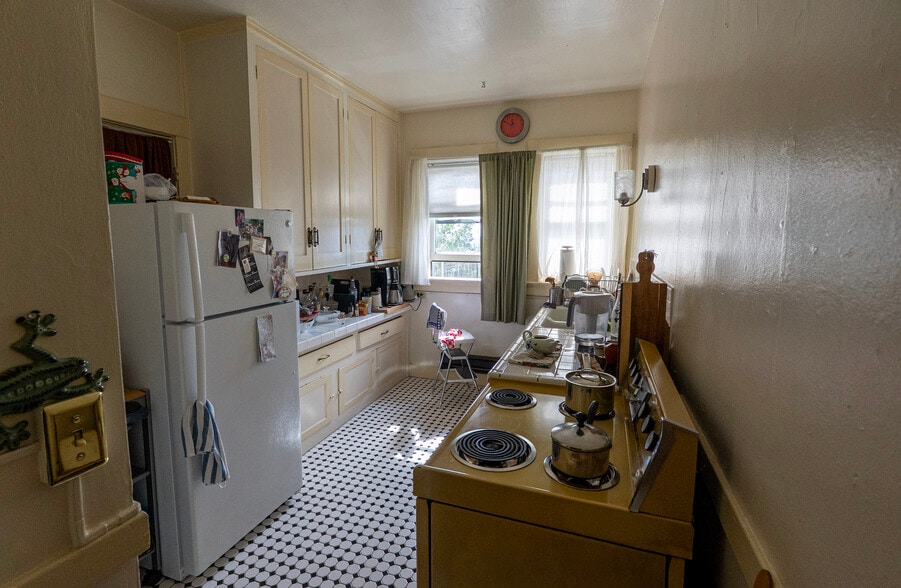 More Photos Of , Tacoma Multifamily For Sale