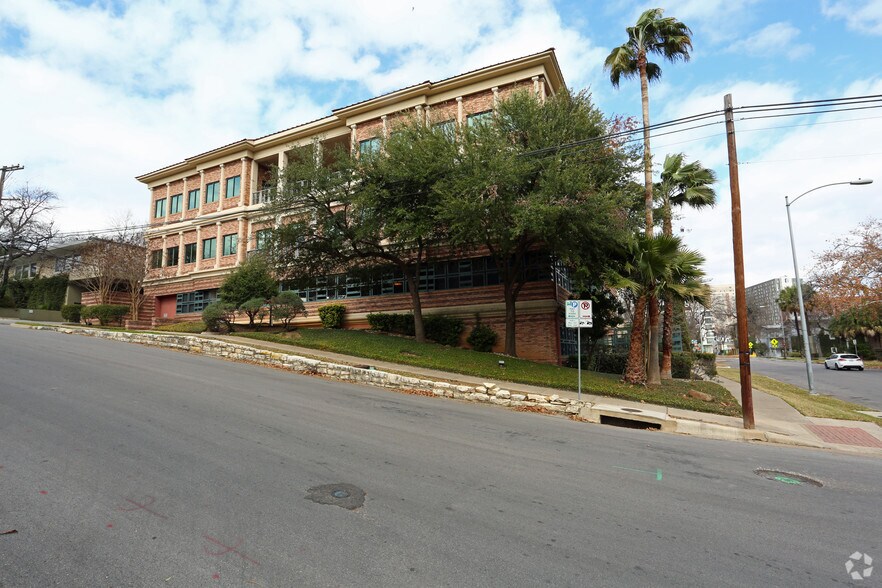 More Photos Of 1700 Rio Grande St, Austin Office For Sale