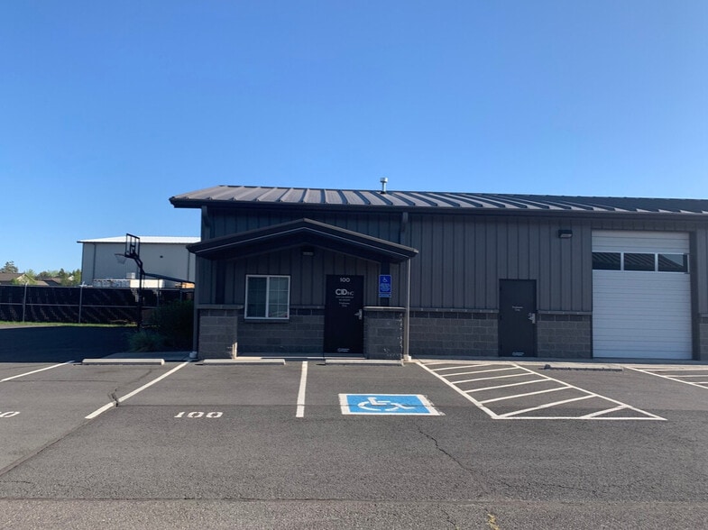 Primary Photo Of 62982 18th St, Bend Warehouse For Lease