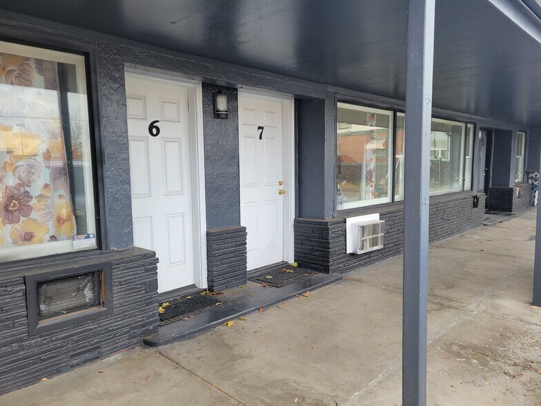 More Photos Of 2116 Adams Ave, La Grande Hotel For Sale