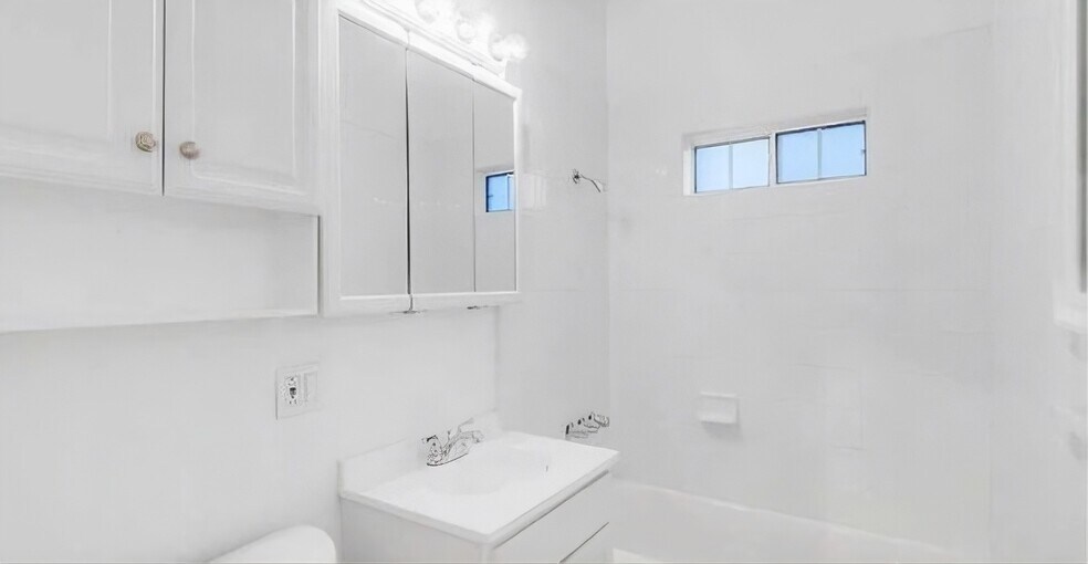 More Photos Of 5735 Camerford Ave, Los Angeles Apartments For Sale