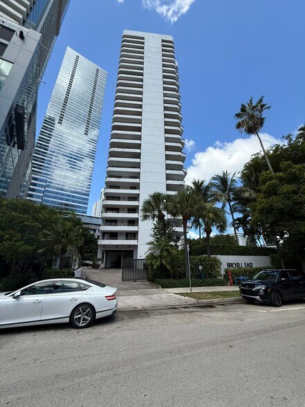 More Photos Of 151 SE 15th Rd, Miami Loft Creative Space For Sale