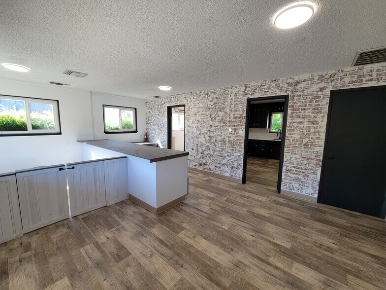 More Photos Of 1055 Grass Valley Hwy, Auburn Medical For Lease
