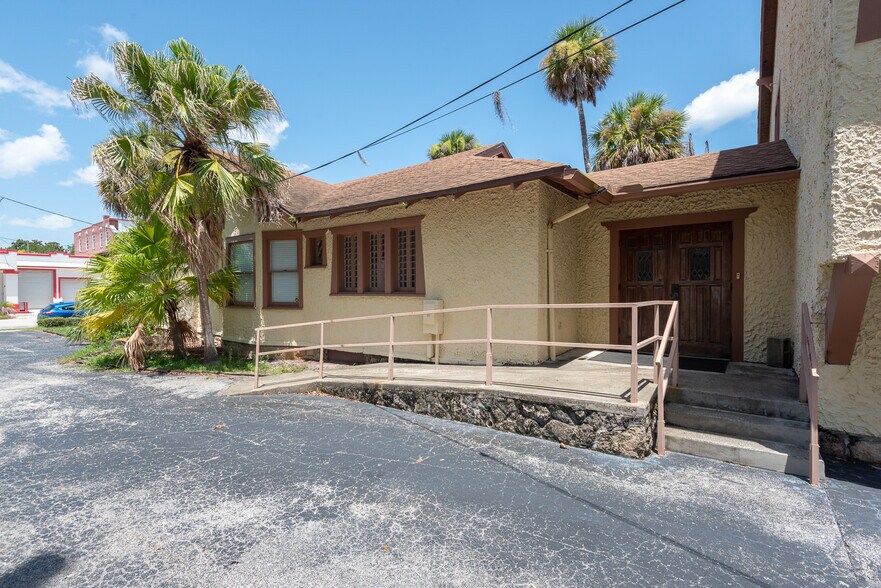 More Photos Of 205 Magnolia St, New Smyrna Beach Office For Lease