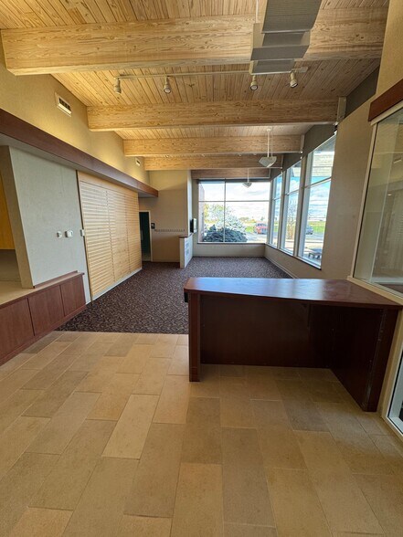 More Photos Of 1239 E 4th Street Rd, Seymour Office For Lease