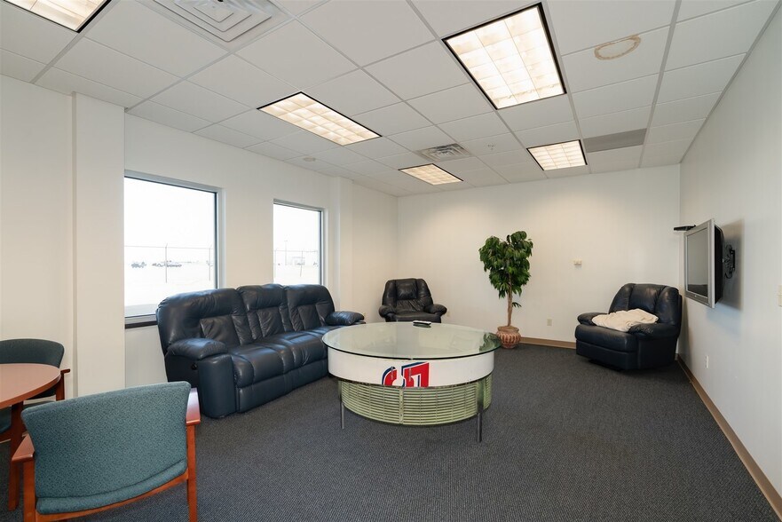 More Photos Of 2841 E Empire St, Bloomington Airplane Hangar For Sale