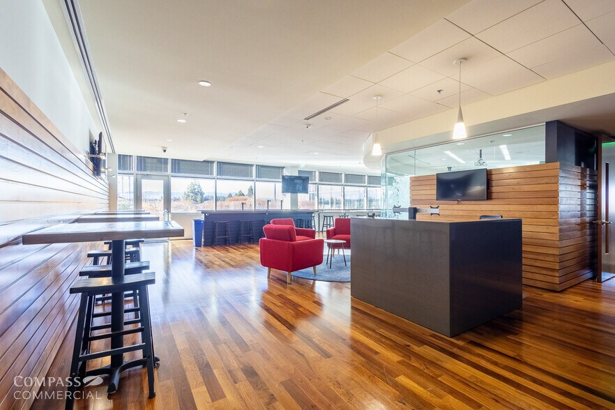More Photos Of 360 SW Bond St, Bend Office For Lease