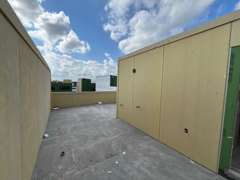 More Photos Of 5821 Winsome Ln, Houston Apartments For Sale