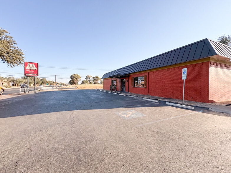 More Photos Of 2200 W Wadley Ave, Midland General Retail For Lease