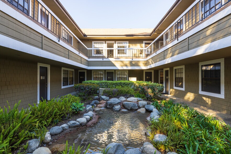 More Photos Of 2900 Bristol St, Costa Mesa Office For Sale