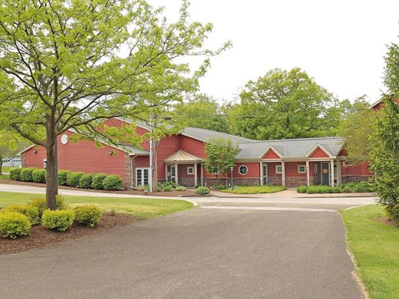 Primary Photo Of 5735 East Lake Rd, Erie Office For Lease
