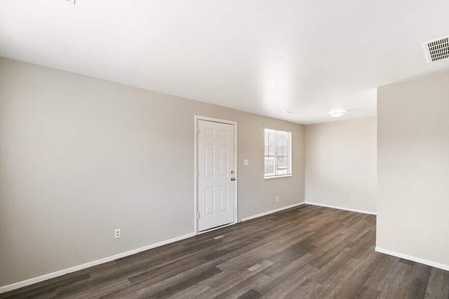 More Photos Of 180 S 20th Ave, Brighton Apartments For Sale