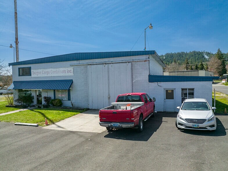 More Photos Of 2660 NW Vine St, Grants Pass Manufacturing For Sale