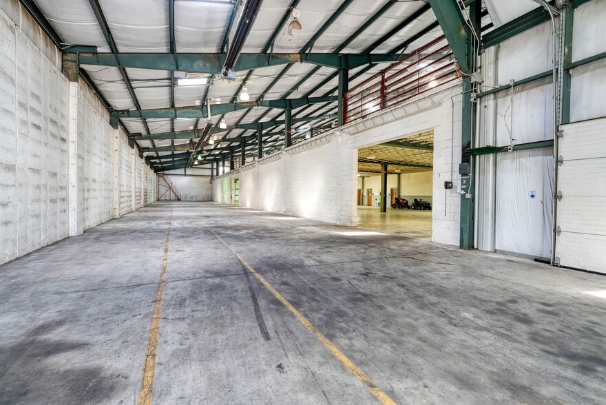 More Photos Of 2 Brewery Ln, Elverson Distribution For Lease