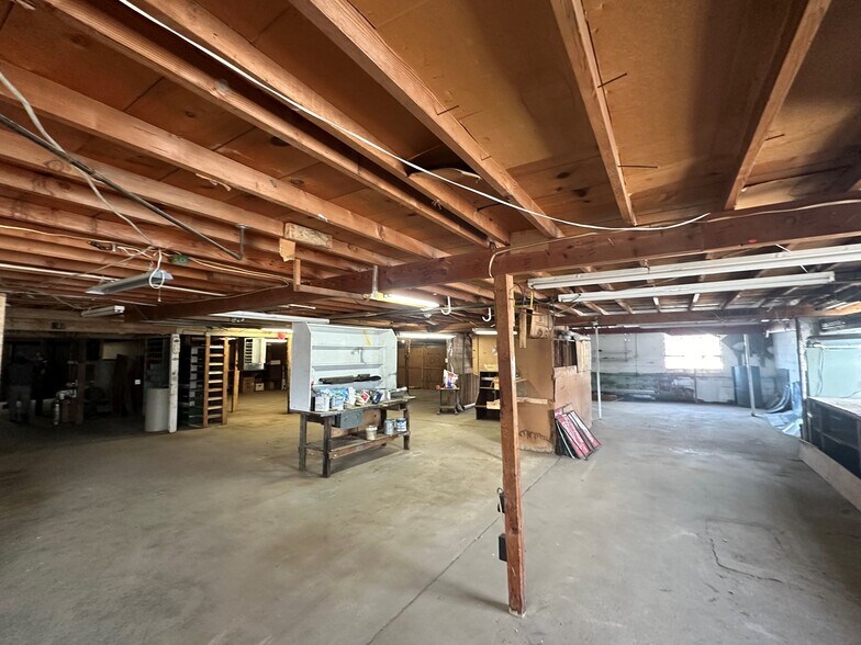 More Photos Of 205 E Green St, Clinton Storefront For Sale