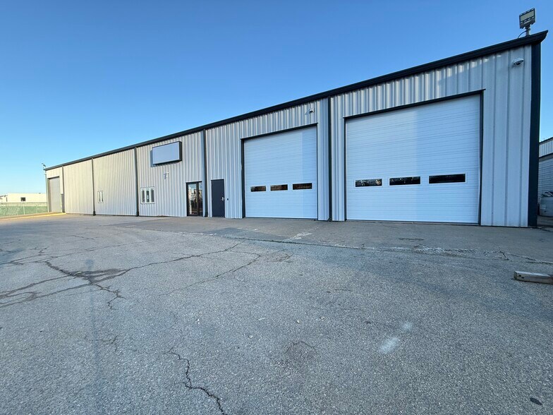 Primary Photo Of 10435 Bronzewood Dr, Dubuque Warehouse For Sale