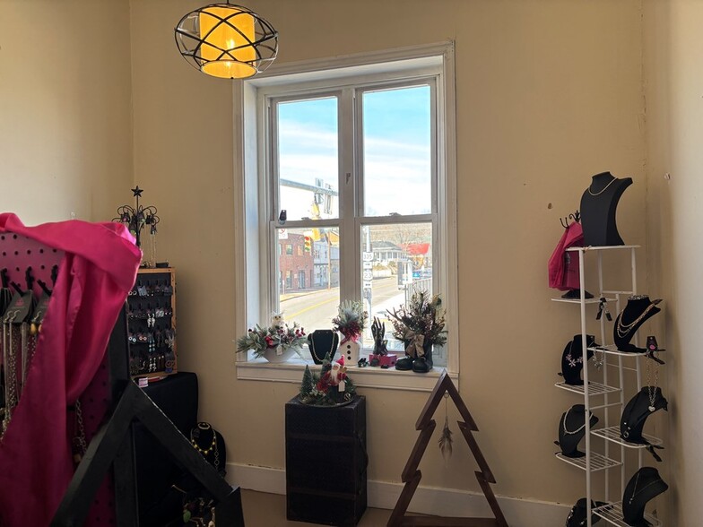 More Photos Of 122 N Market St, Waverly Storefront For Sale