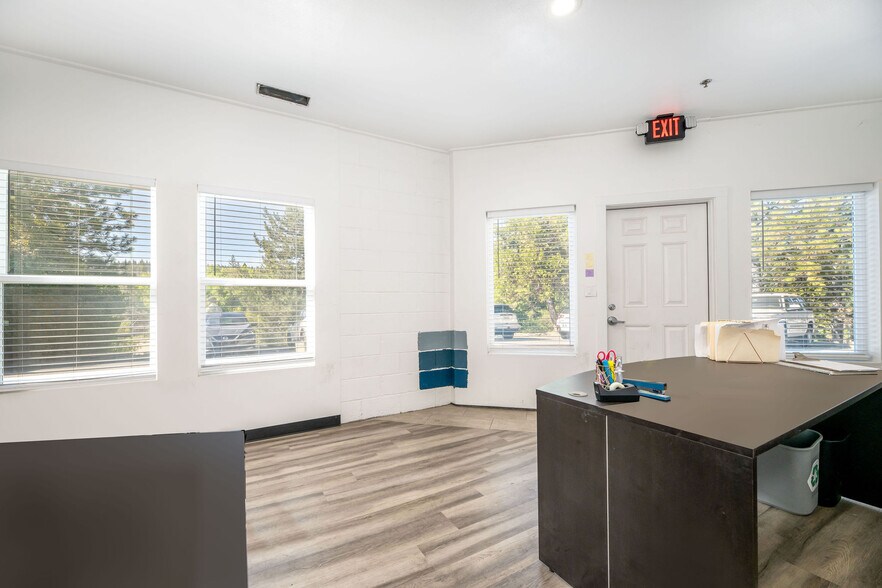 More Photos Of 110 Spring Hill Dr, Grass Valley Manufacturing For Lease