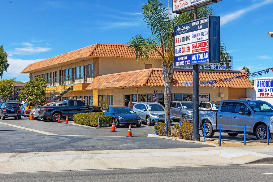 More Photos Of 17301 Beach Blvd, Huntington Beach Storefront Retail Office For Sale