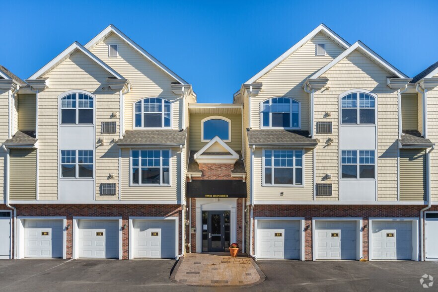 More Photos Of 555 Andorra Glen Ct, Lafayette Hill Apartments For Lease